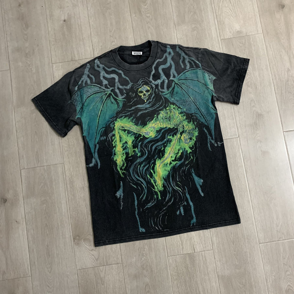 VALE USA Dream Graphic Short-Sleeve T-Shirt — front