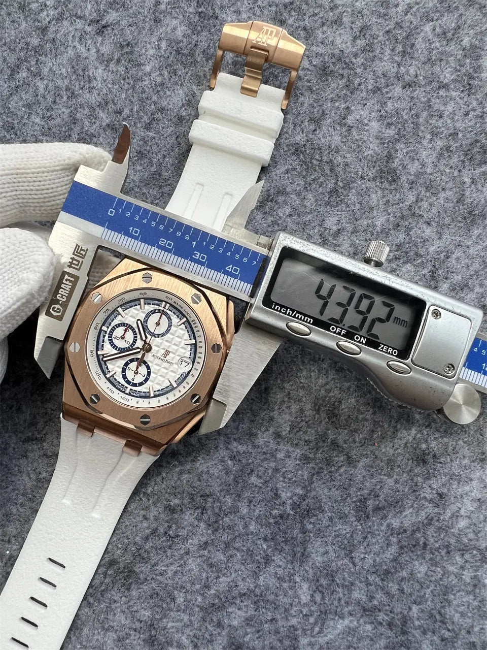 rubber Audemars Piguet Rose Gold White Dial