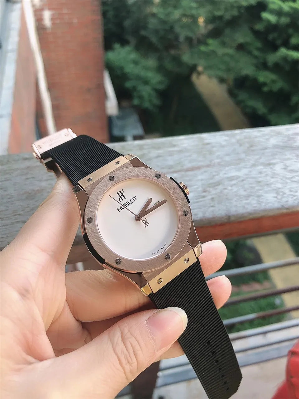 classic Hublot Rose Gold White Rubber