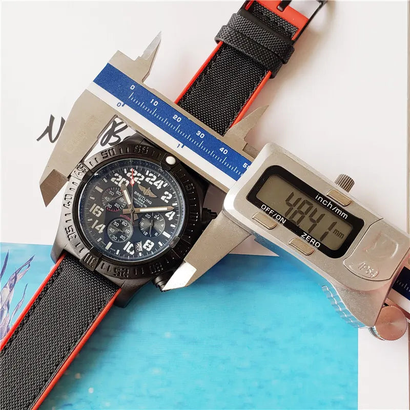 Breitling Avenger Blackbird Chronograph - Hình 3