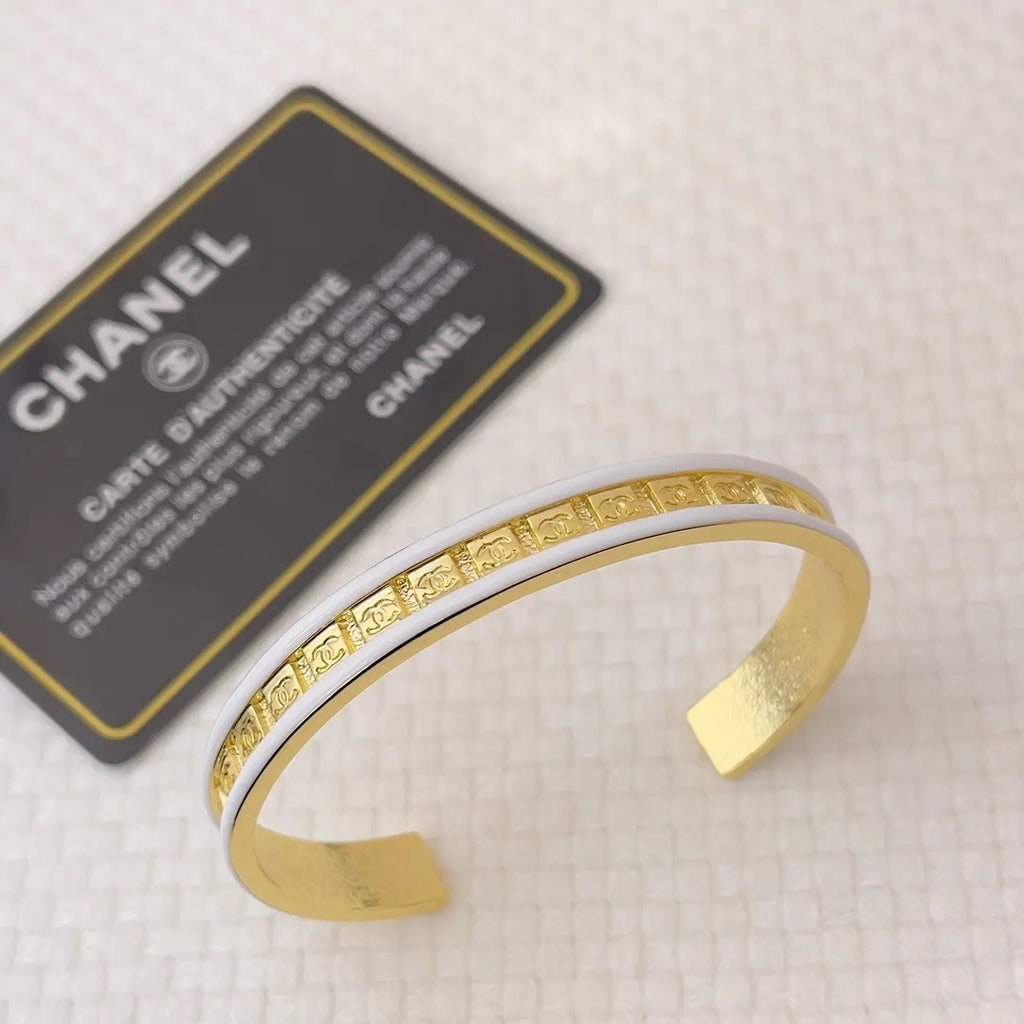 Luxury Enamel Cuff Bracelet in White and Pink - Hình 5