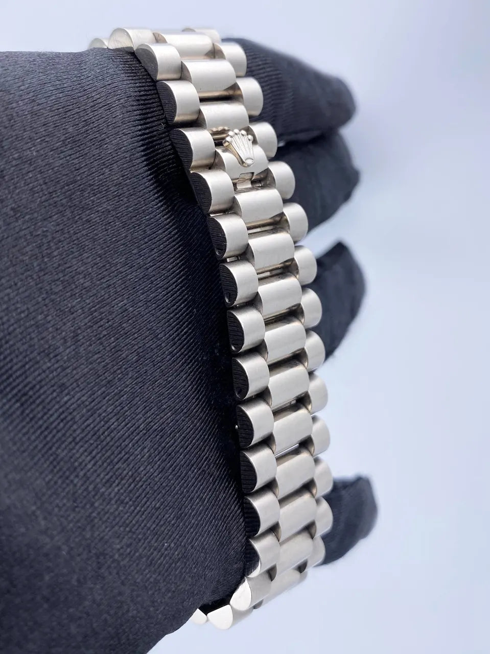 Rolex Silver Diamond Day-Date dial - Hình 6