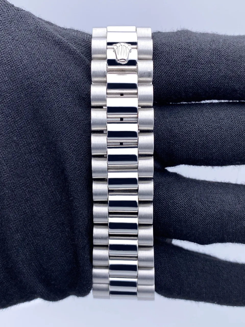 Rolex Silver Diamond Day-Date dial - Hình 6