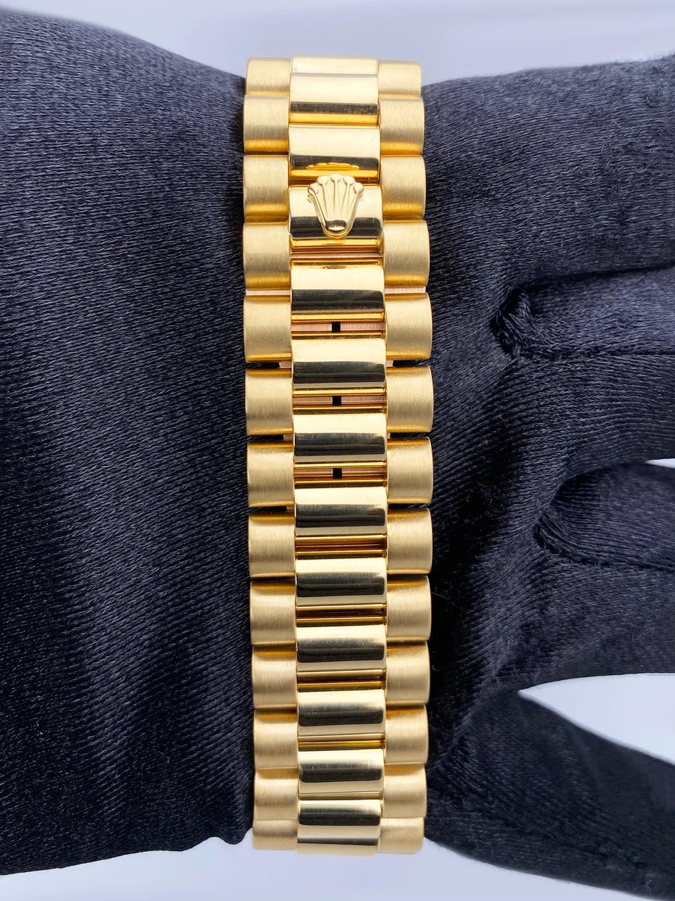 Day-Date Gold Champagne - Hình 7