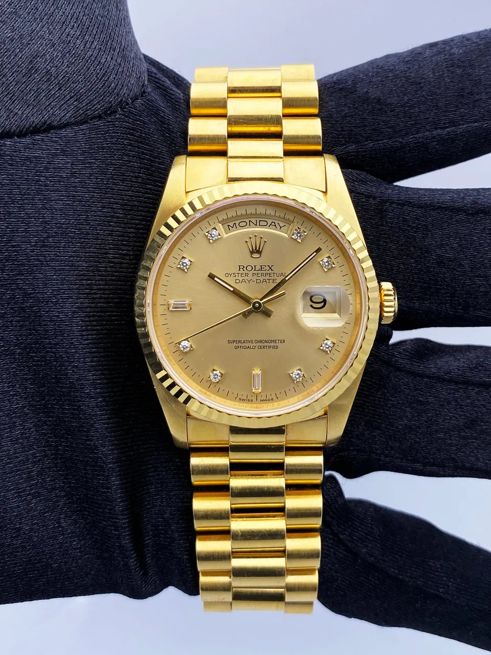 Rolex Day-Date 36 Yellow Gold Diamond - Hình 2