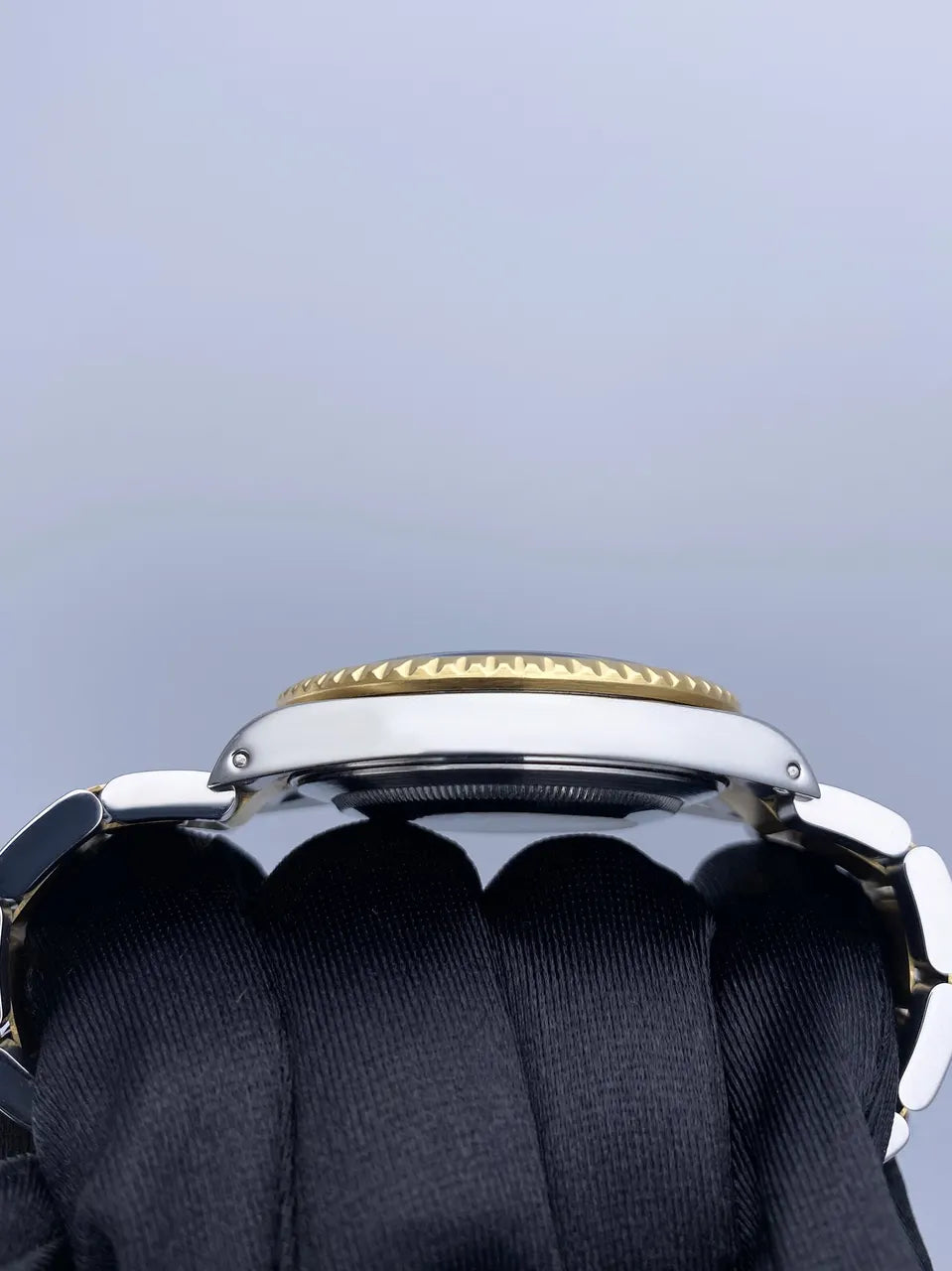 black dial Rolex GMT-Master II Two-Tone - Hình 5