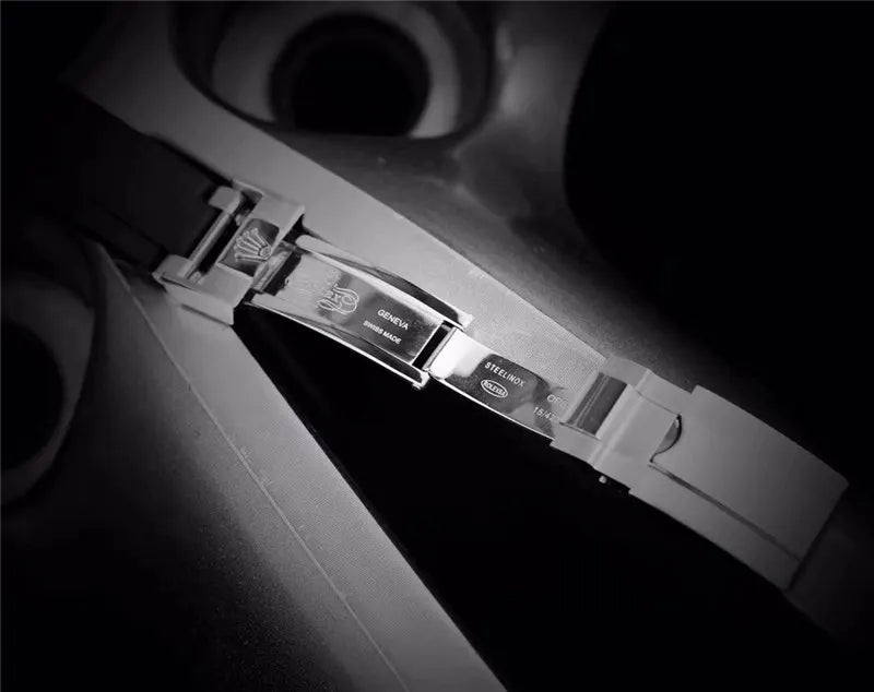 Rolex Submariner Black Rubber - Hình 3